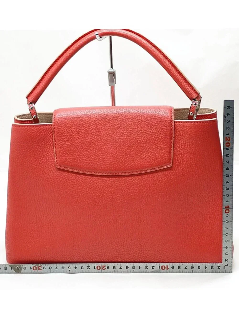 Louis Vuitton elegant louis